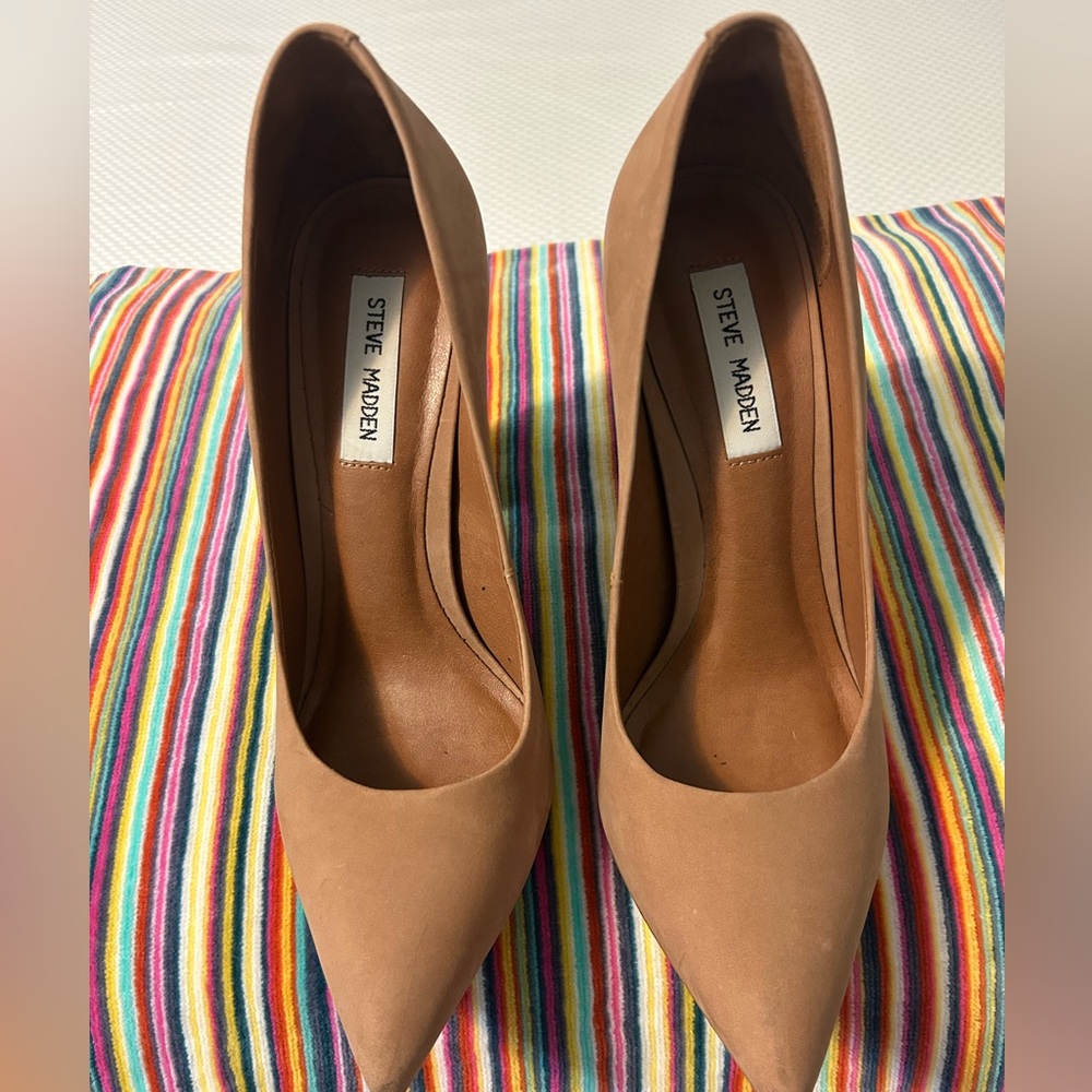 Steve Madden heels like new nubuck suede